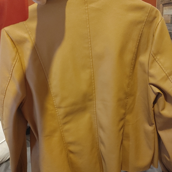Jacket - Picture 2 of 3